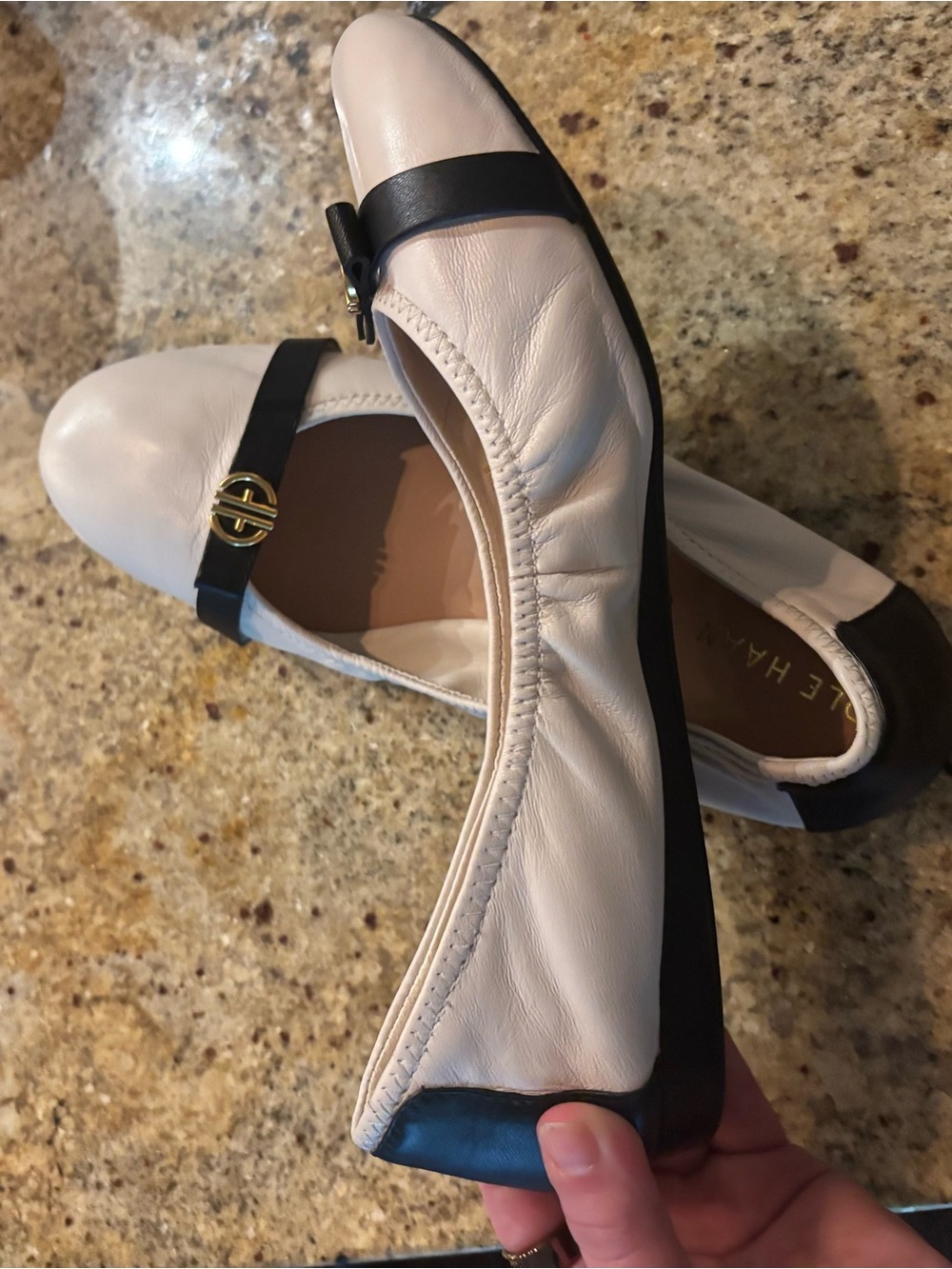 Cole Haan Tova Bow Ballet Flats Ivory Black Leather 8.5 - Picture 4 of 11